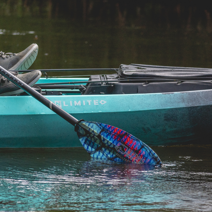 angler pro versa-lok radiant blade in water #color_radiant